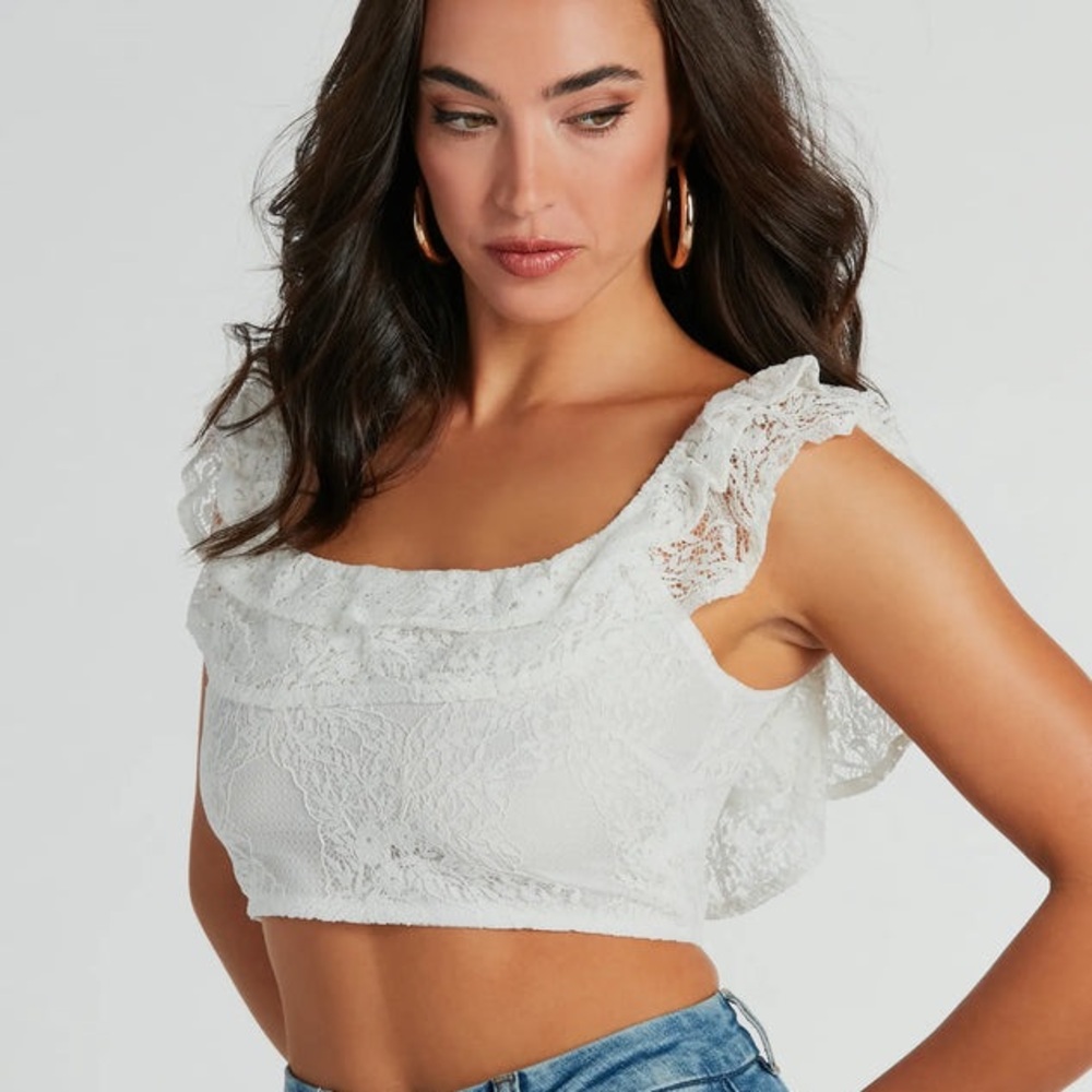 Lace crop top